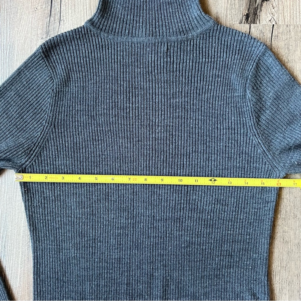 Link | Turtleneck Ribbed Sweater - Picture 7 of 10